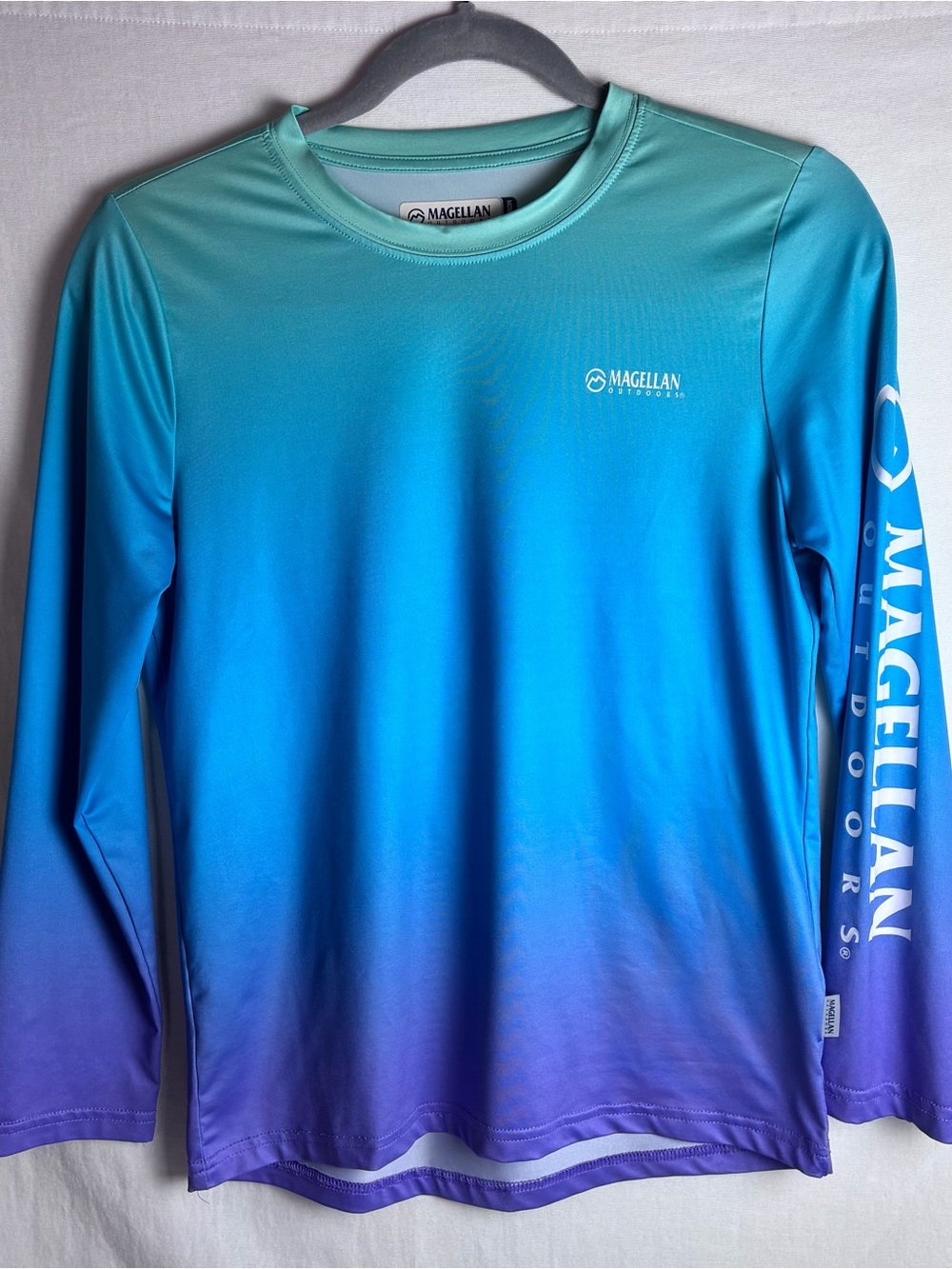 Magellan Outdoors Fish Gear Girls Medium Ombre Sun Shirt Caddo Lake Long Sleeve